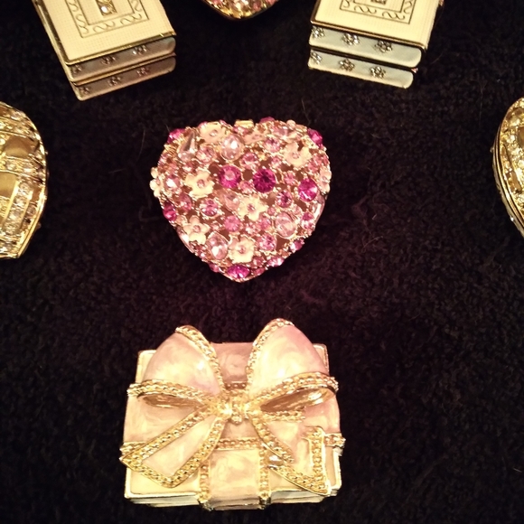 NWT Beautiful Home Decor/Table Decor - Picture 4 of 6